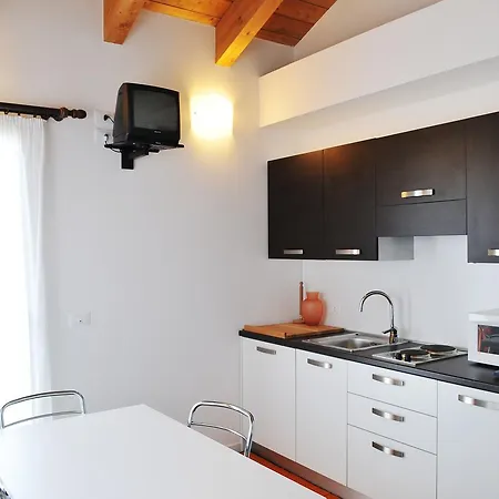 Helga Hotel 2*